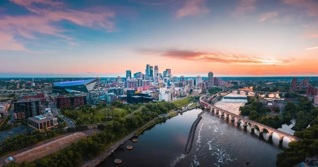HONEST Pros & Cons of Living in Minneapolis